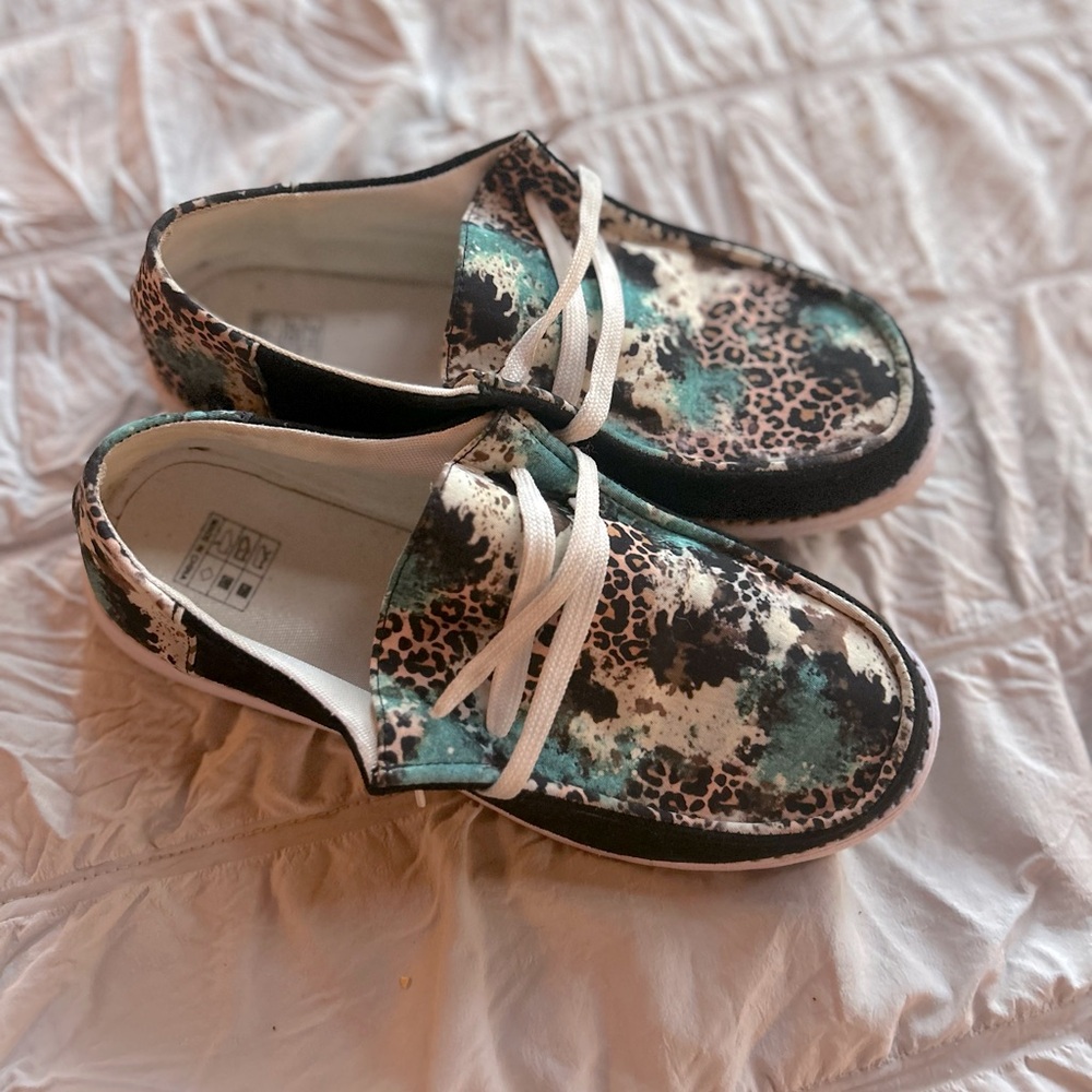 Women’s Shoes that look like Dudes